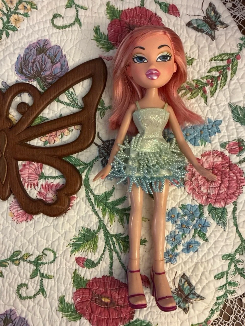Original cloe Bratz doll with full outfit